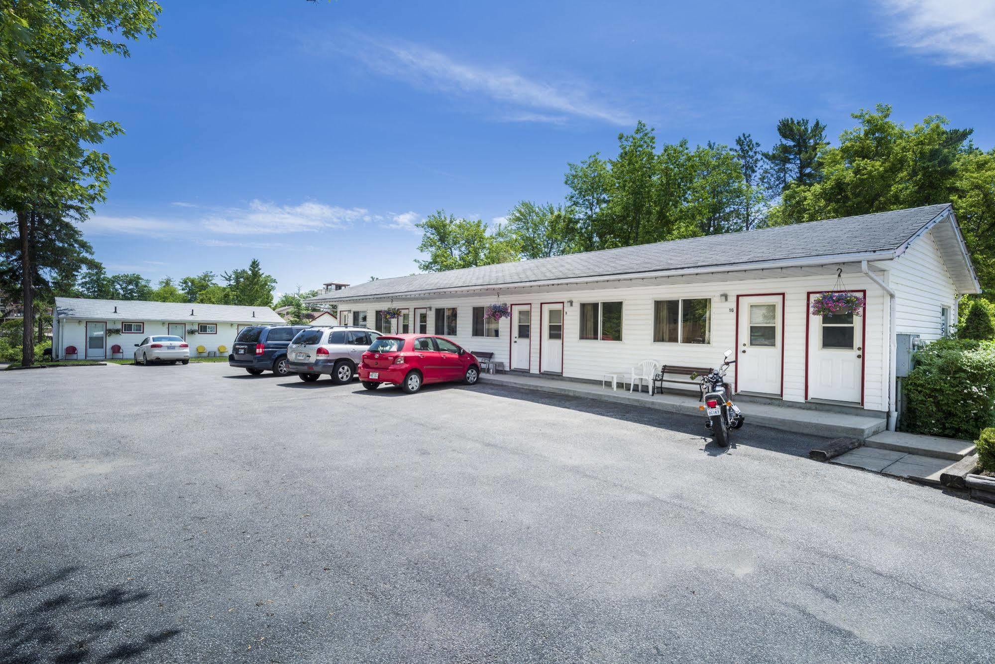 Hollywood Cottages 와사가비치 외부 사진